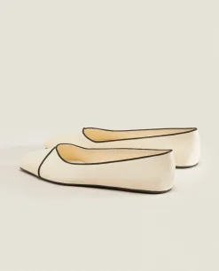 Ballet Flats With Contrasting Detail