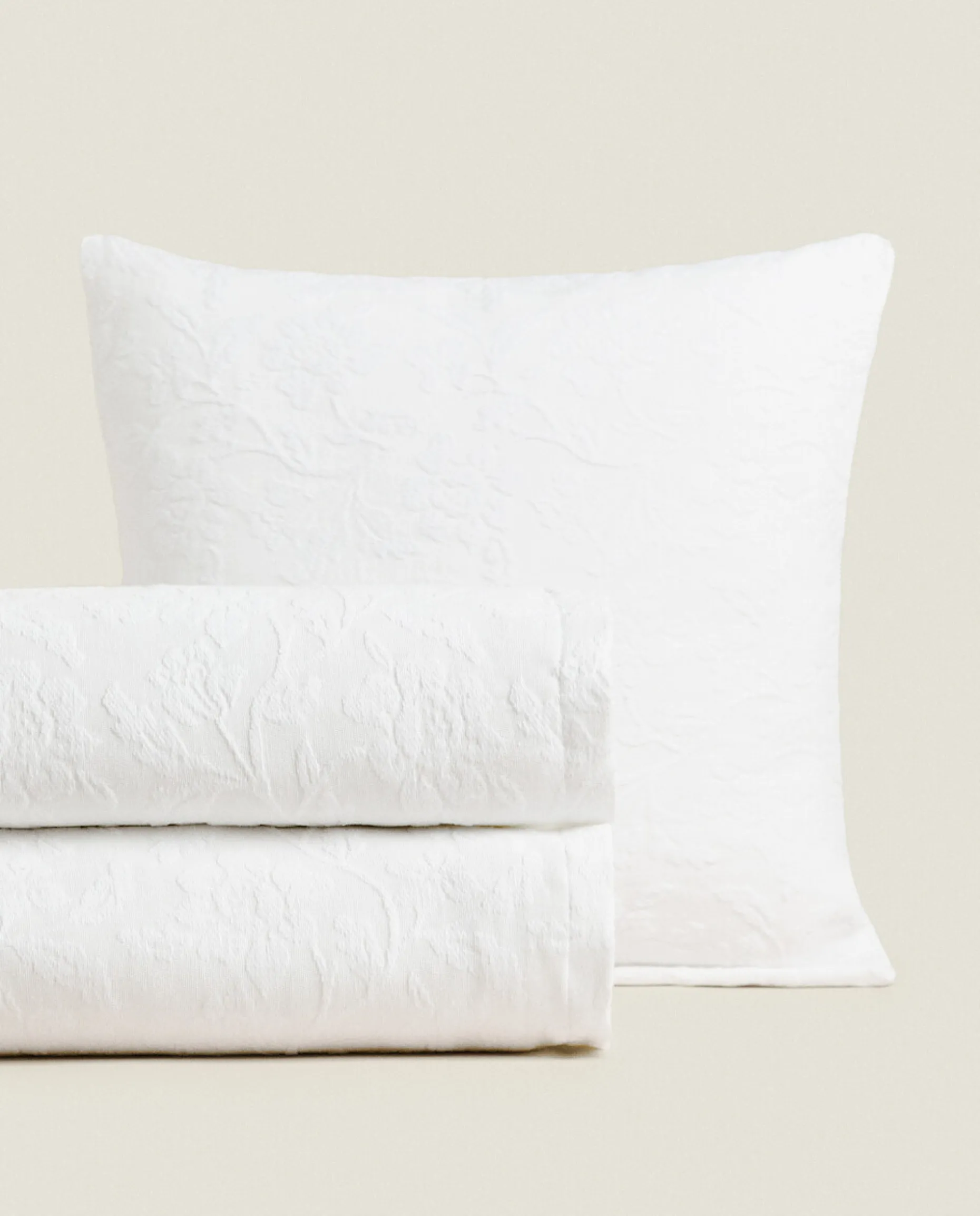 Bedspread With Floral Embroidery