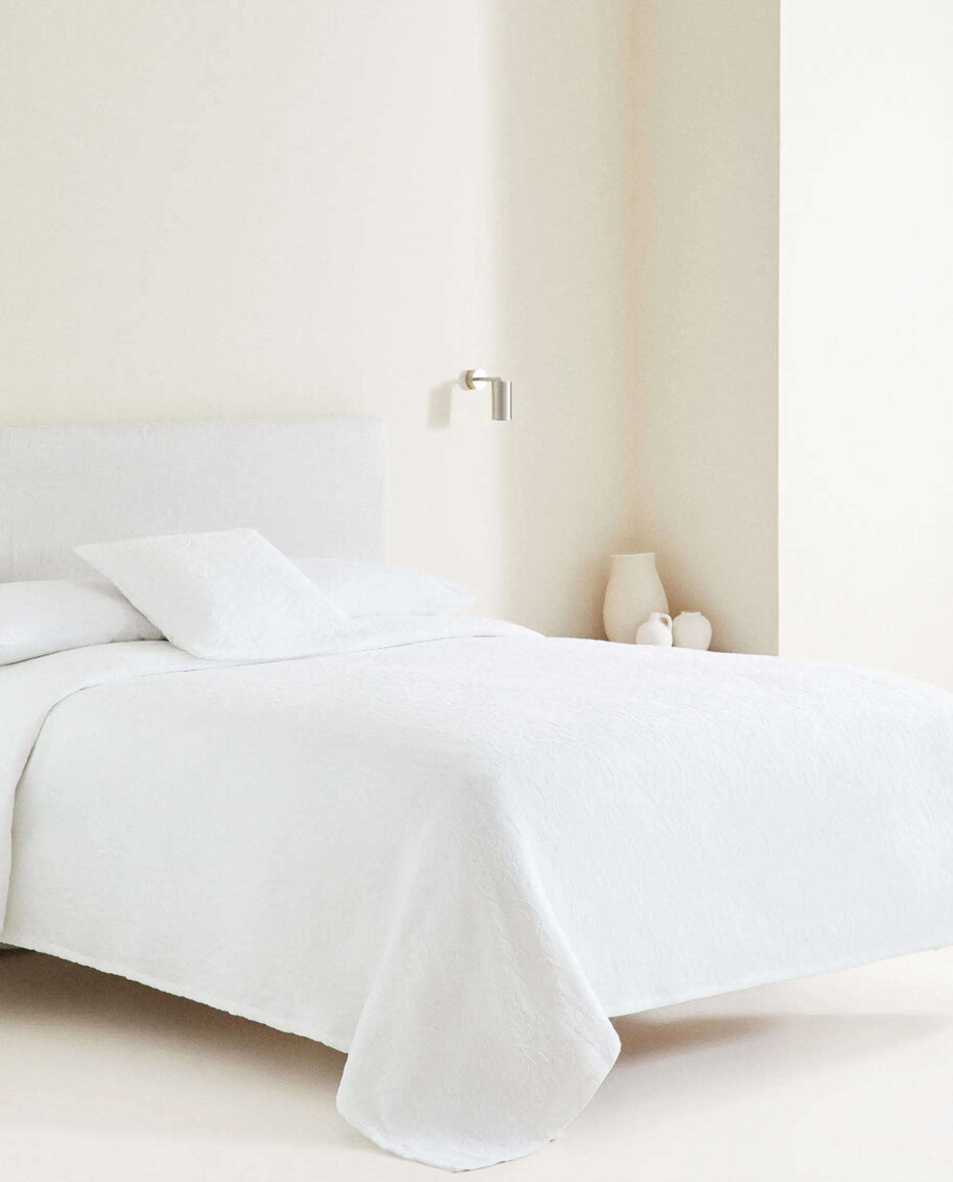 Bedspread With Floral Embroidery