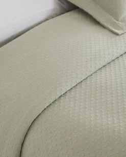 Bedspread With Polka Dot Design