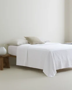 Bedspread With Polka Dot Design