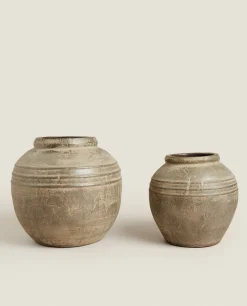 Ceramic Vase With Lines