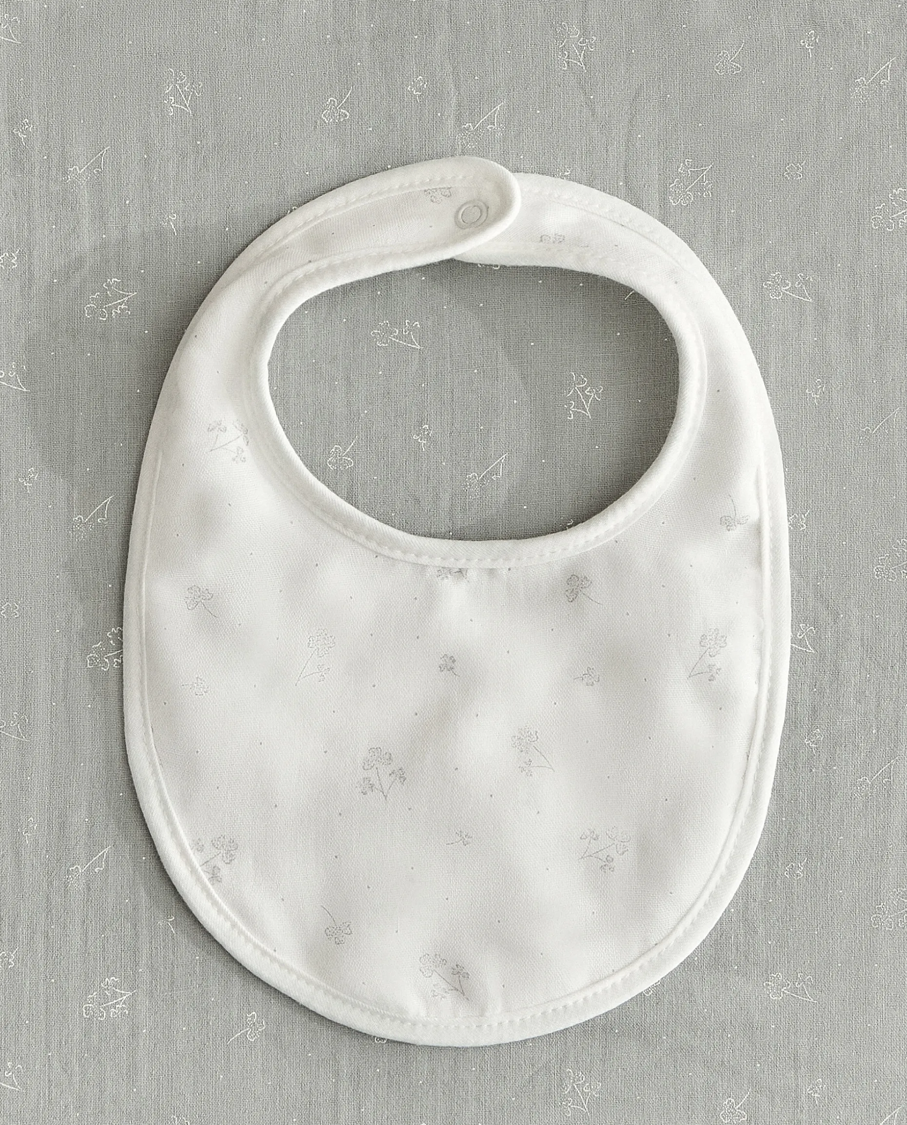 Chiffon Clover Bib