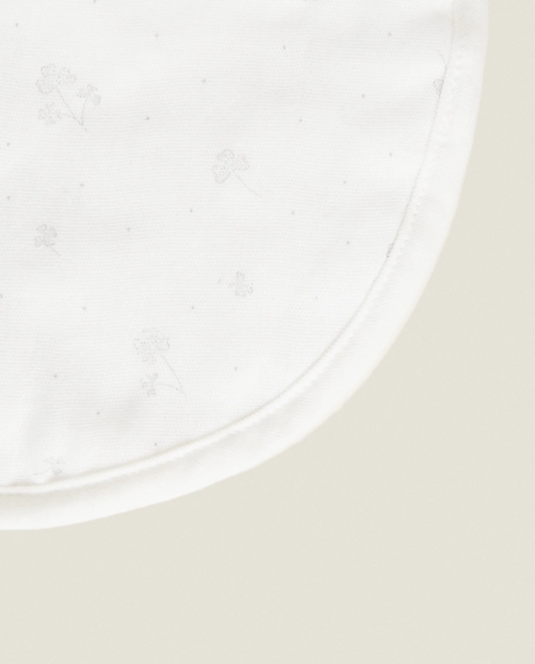 Chiffon Clover Bib