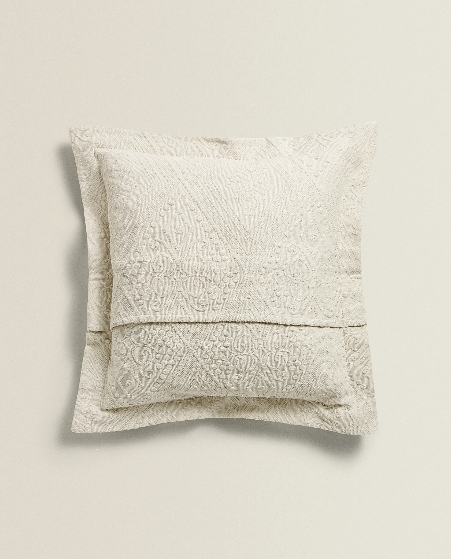 Cotton Throw Pillow Cover With Geometric Design
