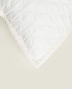 Diamond-Pattern Throw Pillow Cover