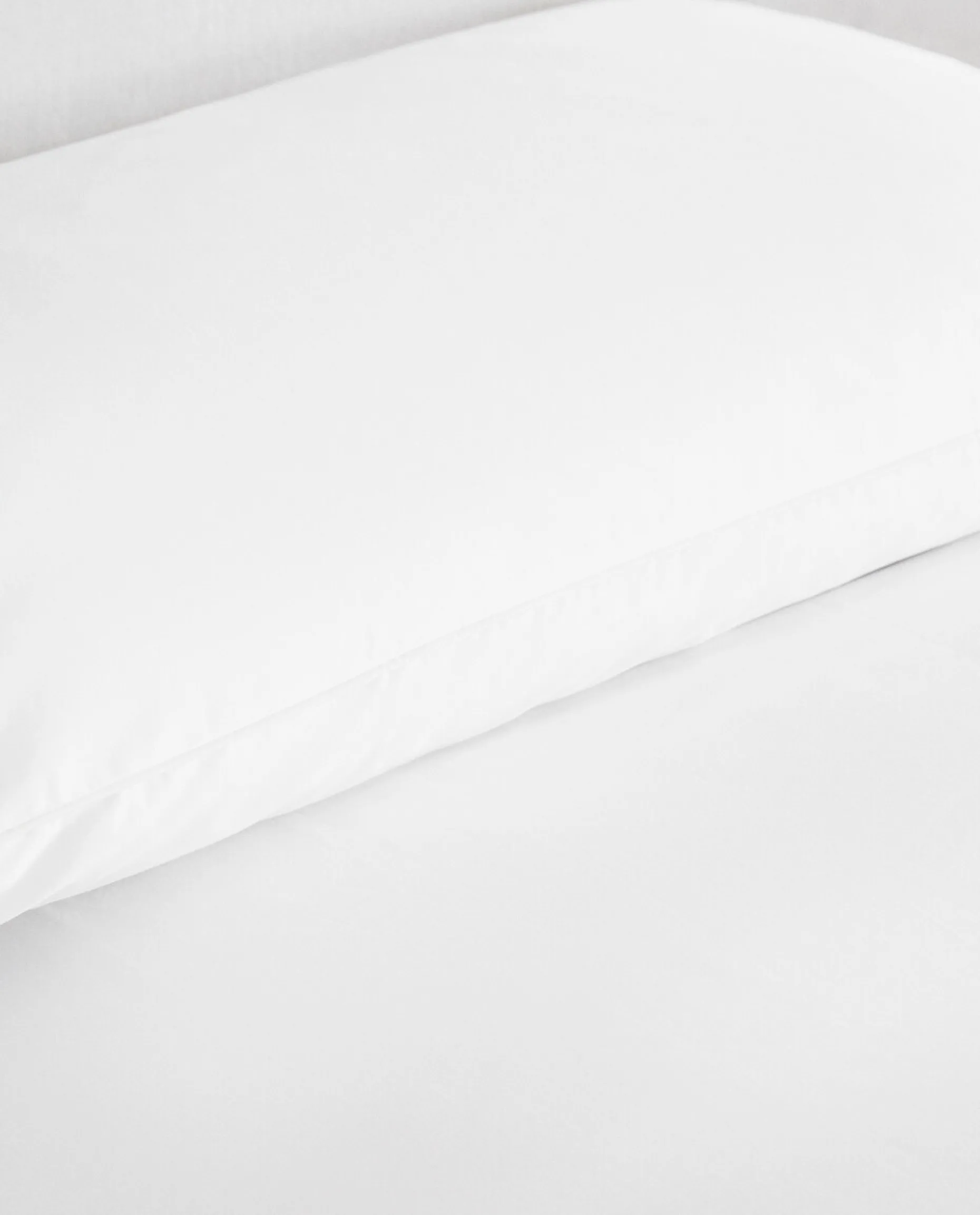 Duvet Cover With Colored Piping Detail