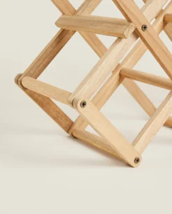 Extendible Wooden Bottle Stand