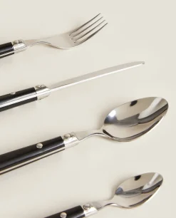 Flatware Set (4 Pieces)