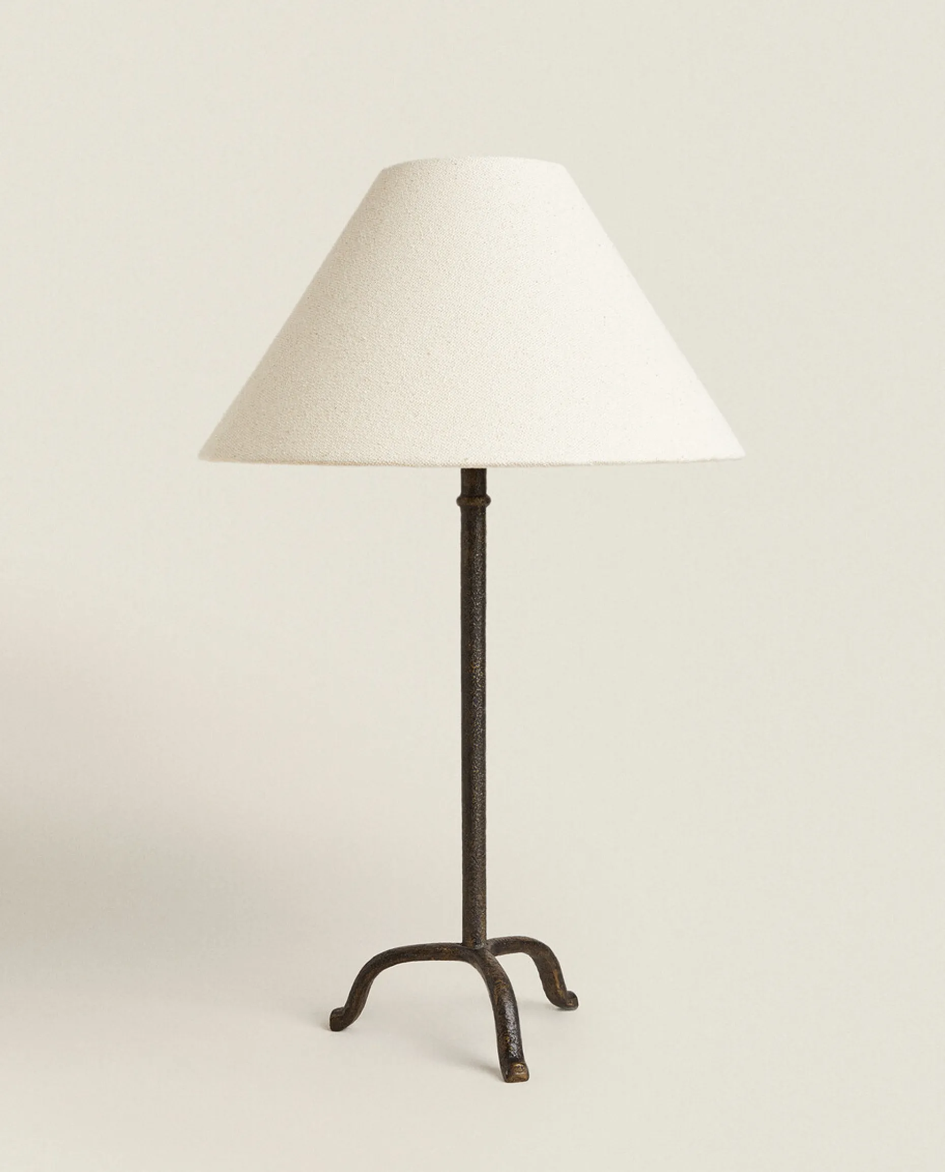 Lamp With Tripod Base