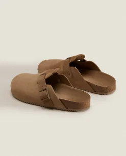 Leather Clogs With Buckle