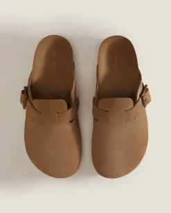 Leather Clogs With Buckle