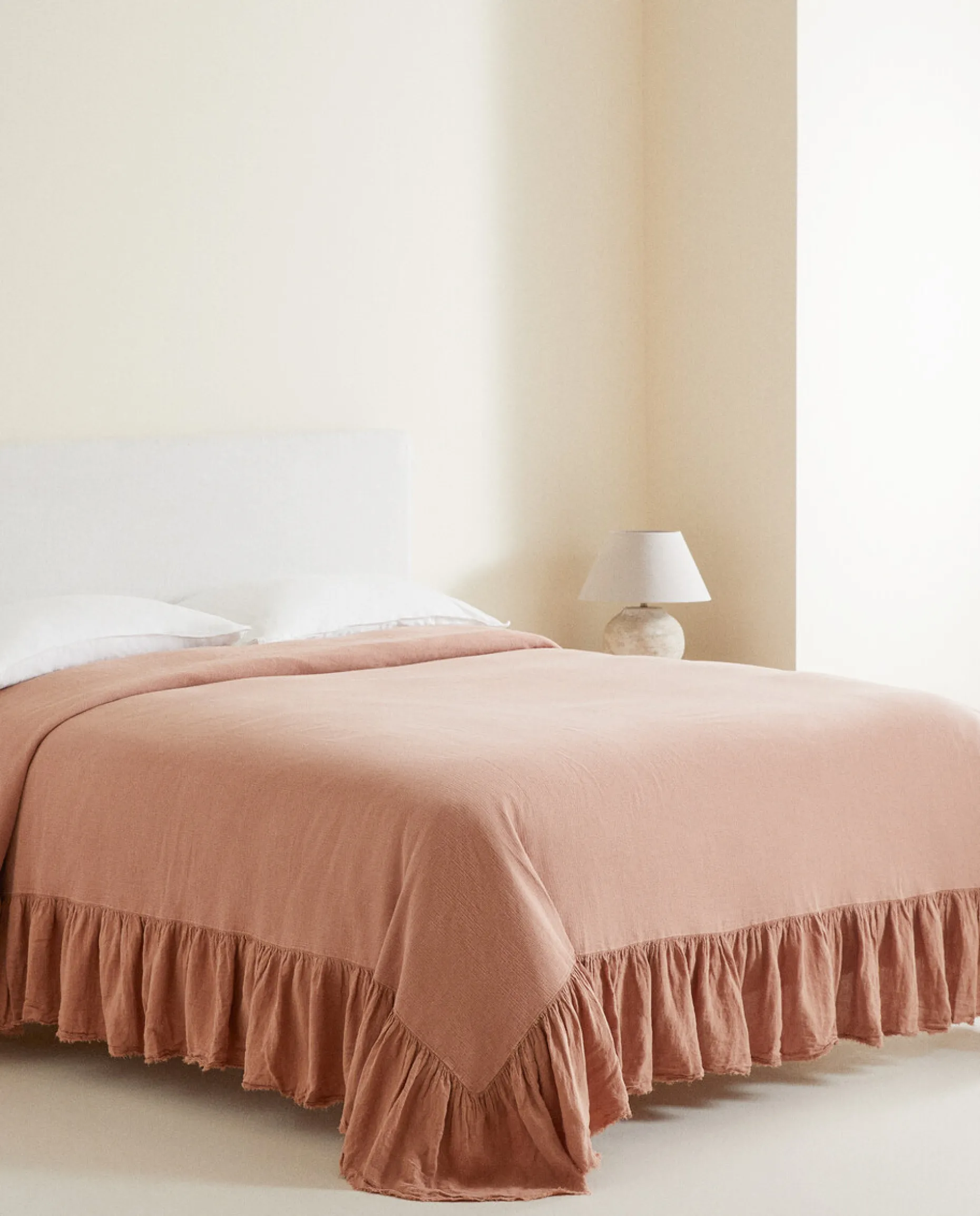 Linen Ruffle Bedspread