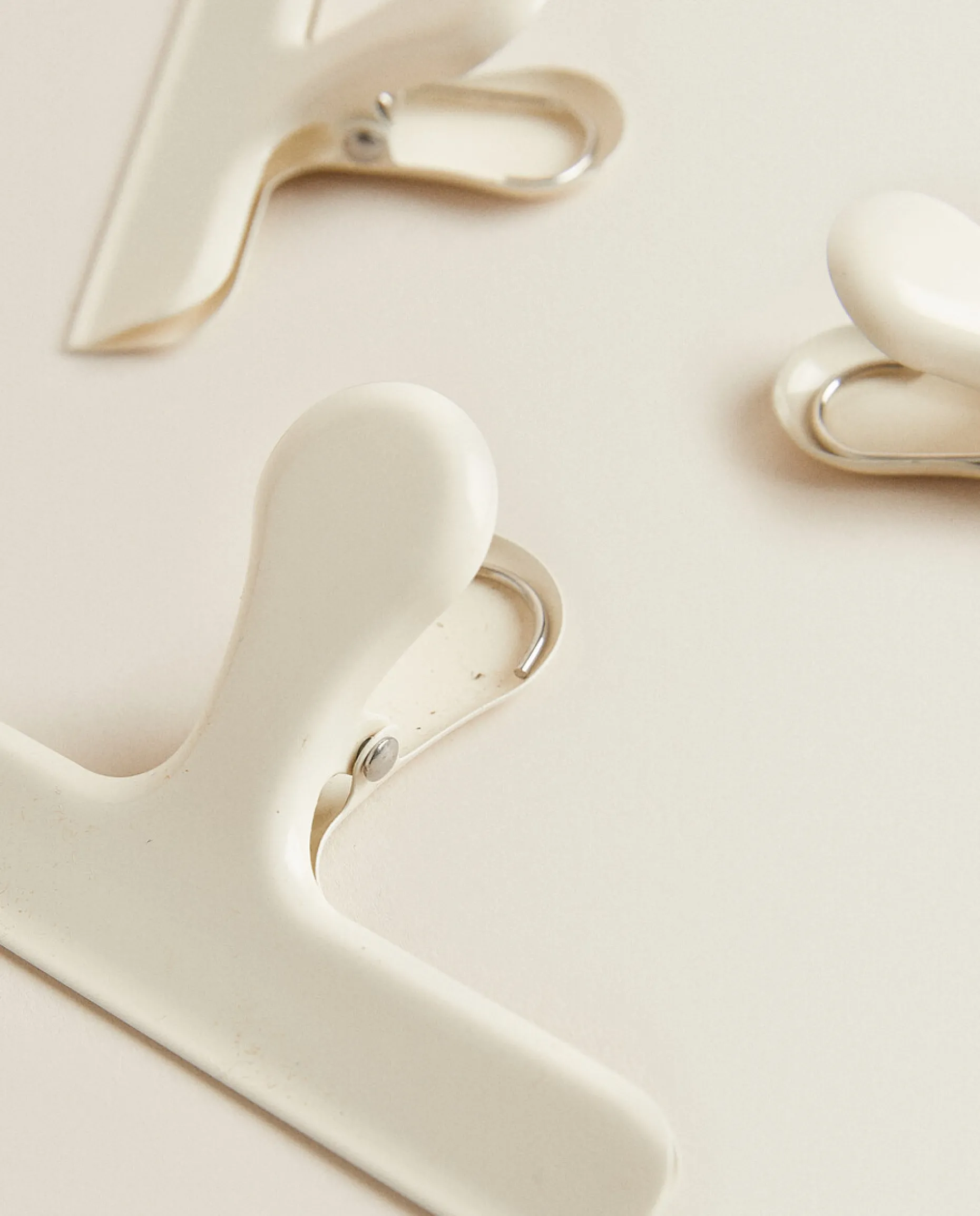 Metallic Clips (Set Of 3)