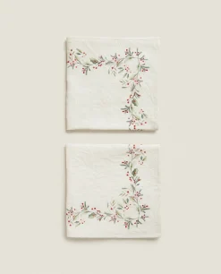 Pack Of Jacquard Cotton Napkins With Christmas Holly
