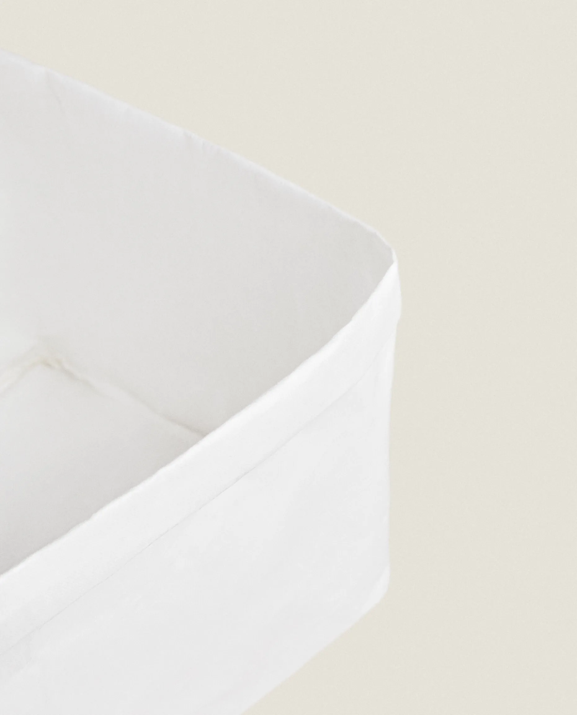 Paper-Design Organizer Basket