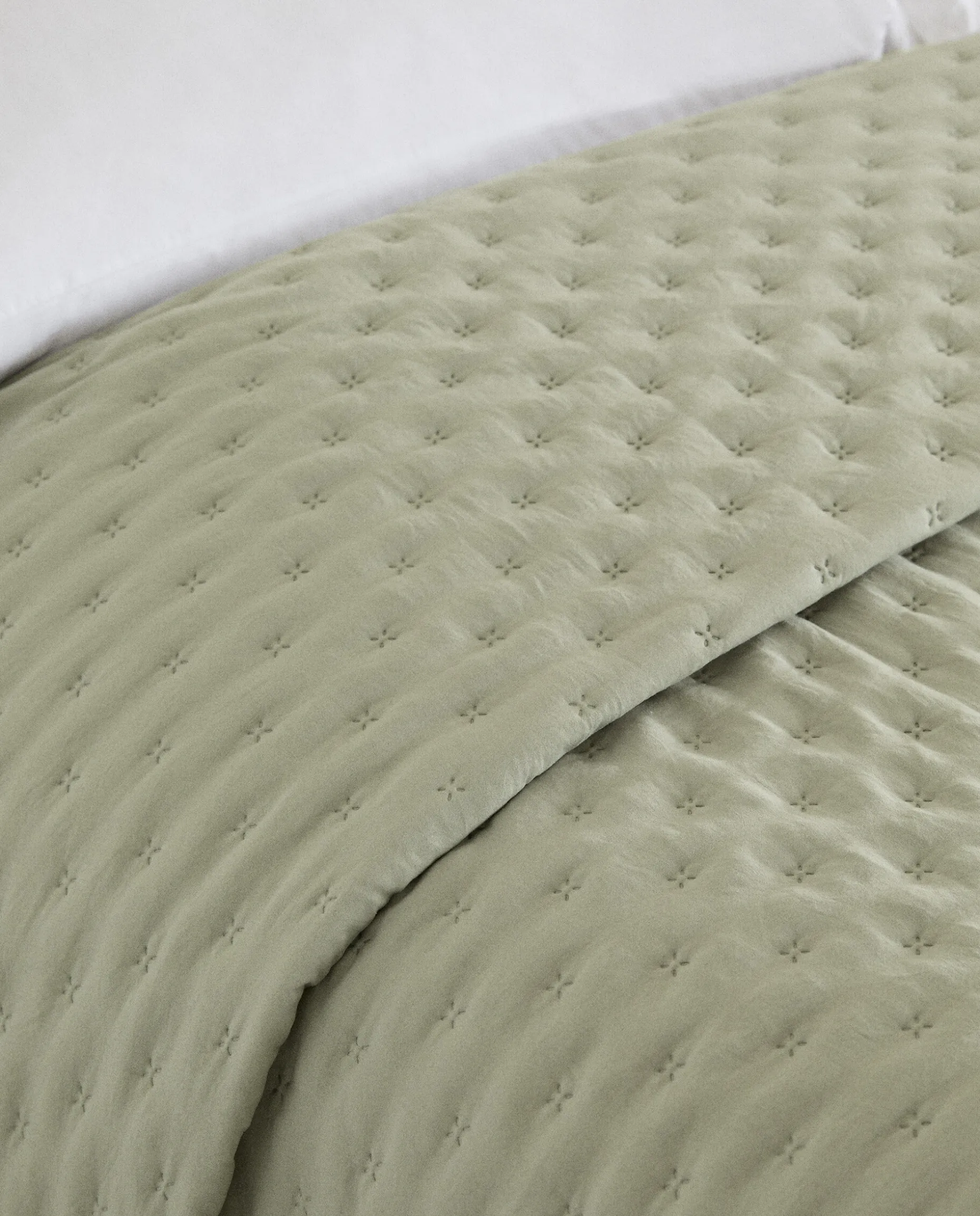 Quilted Quilt With Dots