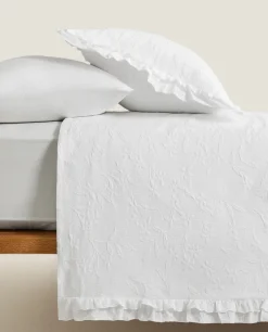 Ruffle Trim Bedspread