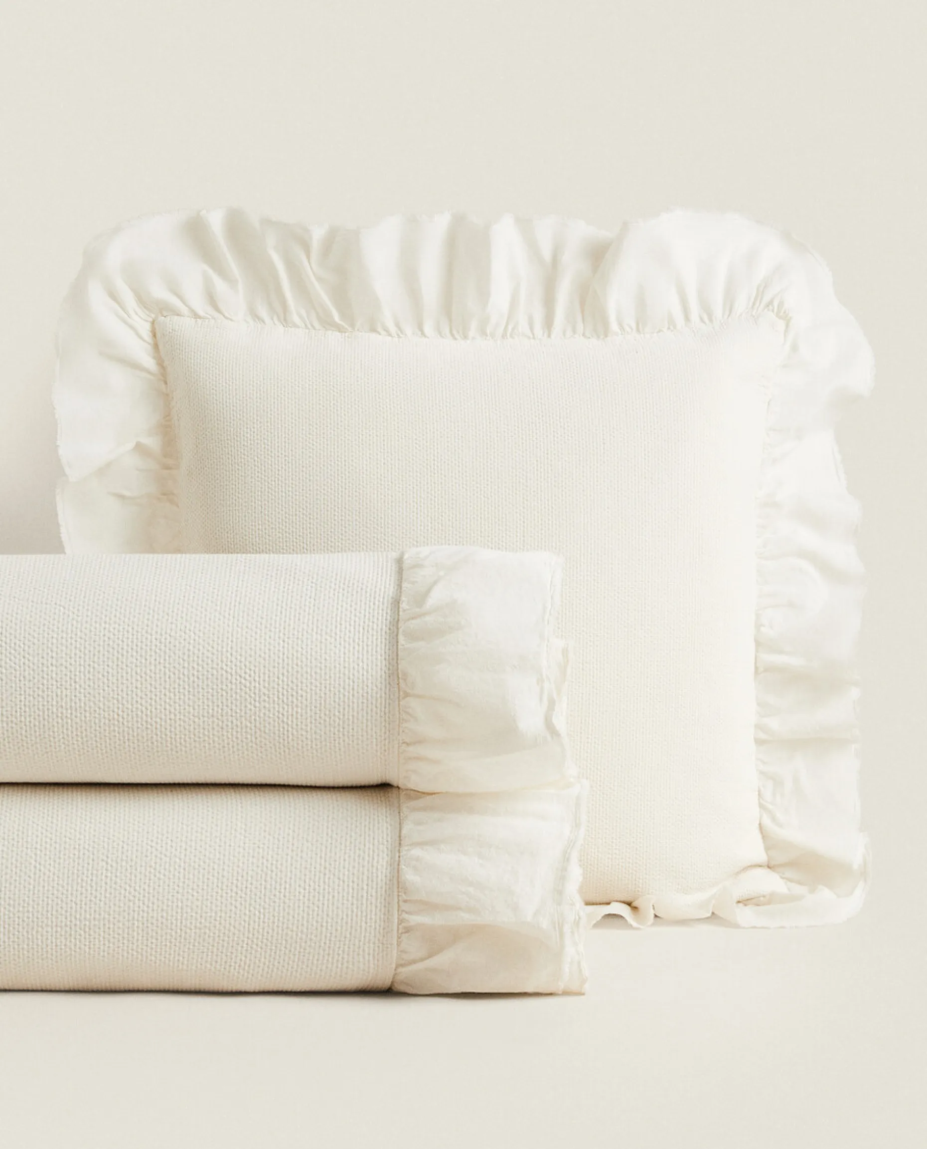 Ruffle Trim Bedspread