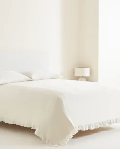 Ruffle Trim Bedspread