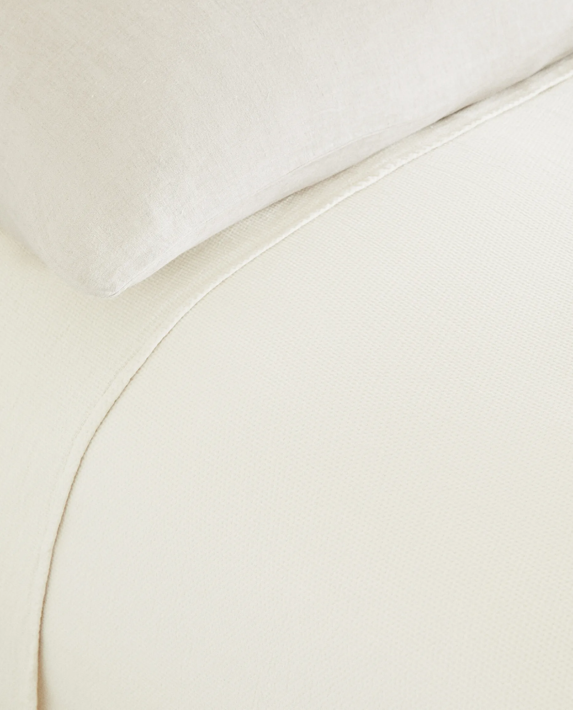Ruffle Trim Bedspread