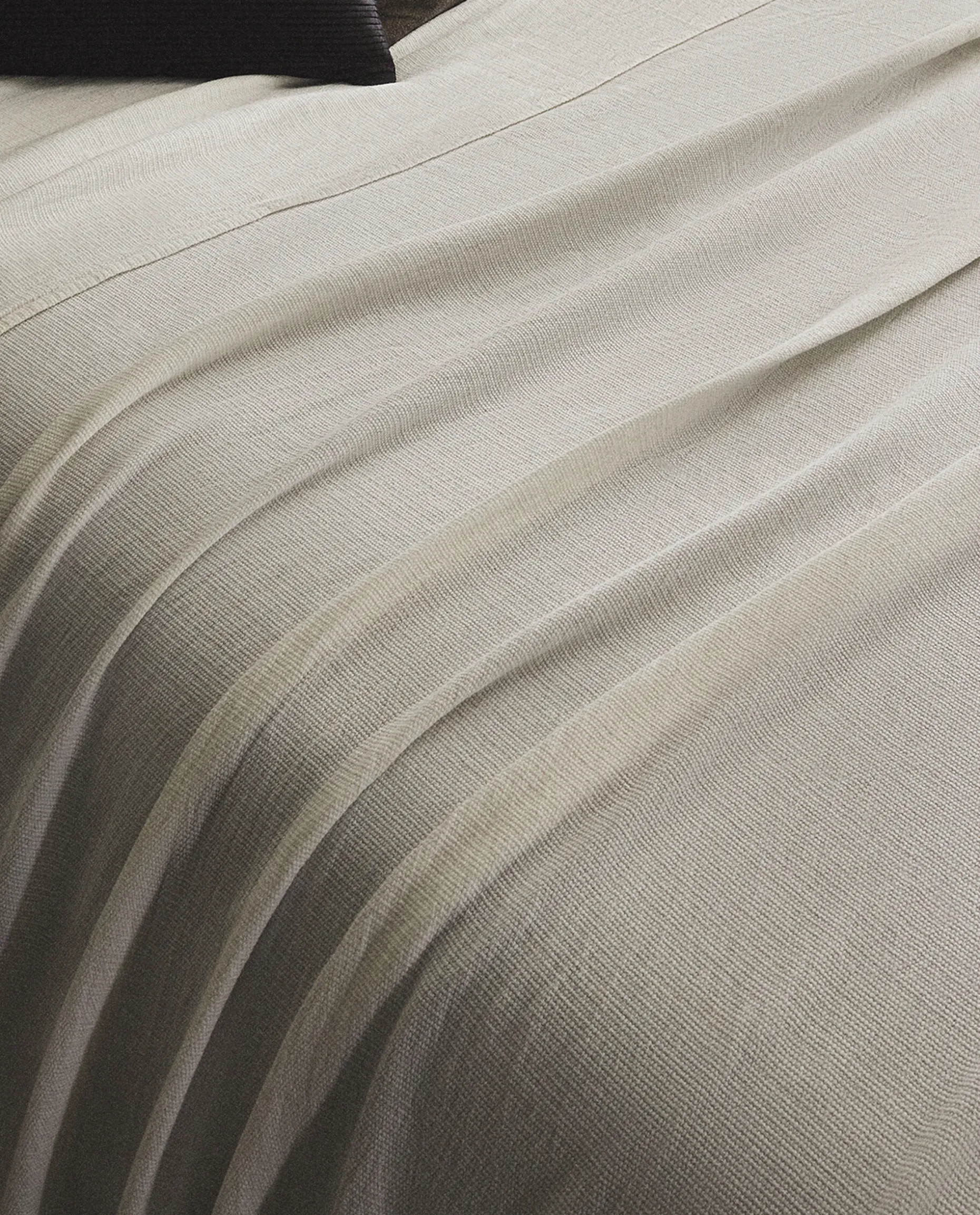 Ruffle Trim Bedspread
