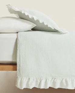 Ruffle Trim Bedspread