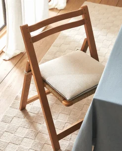 Seat Cushion With Piping