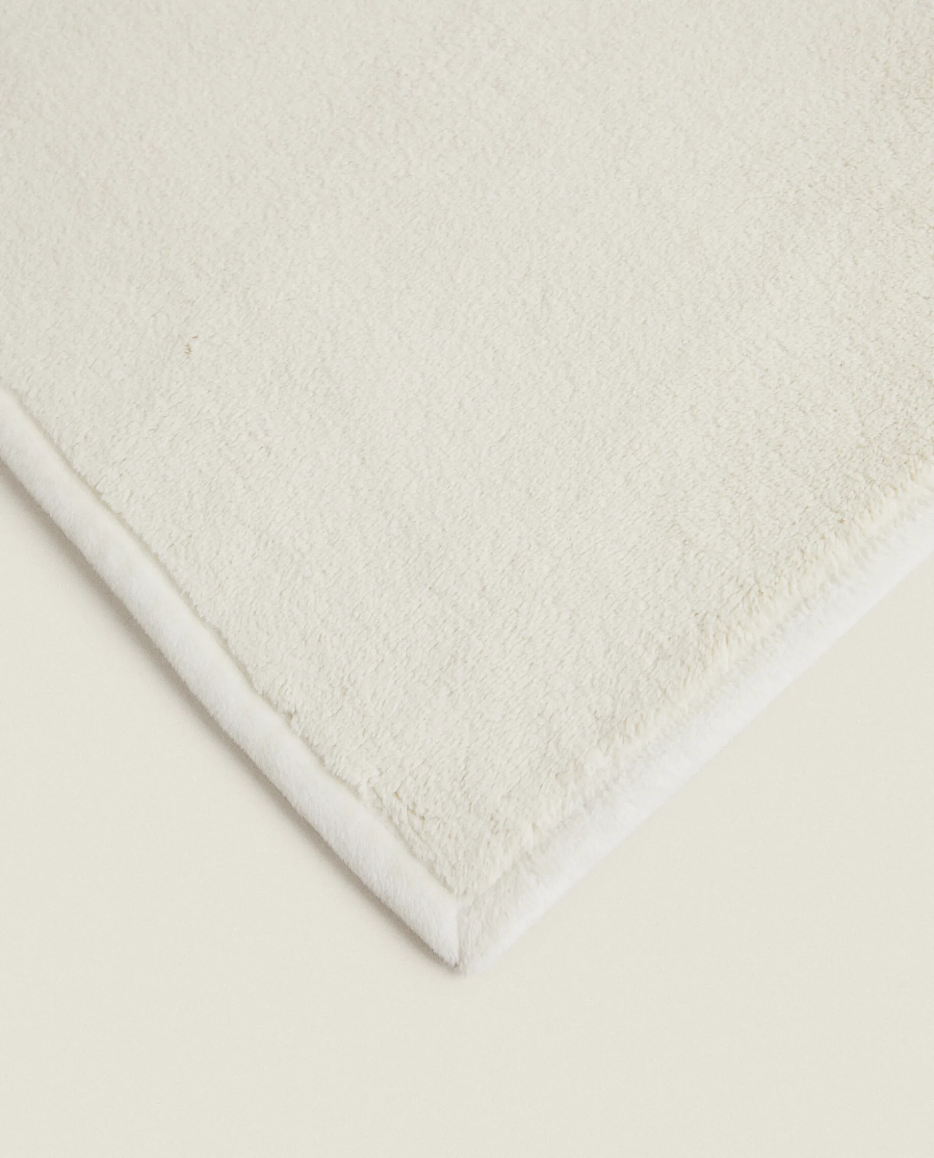 Short Faux Fur Blanket