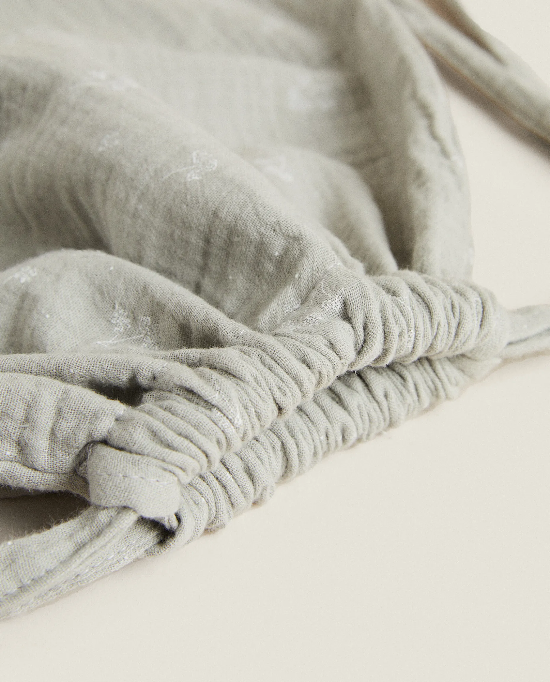 Small Clover Laundry Bag
