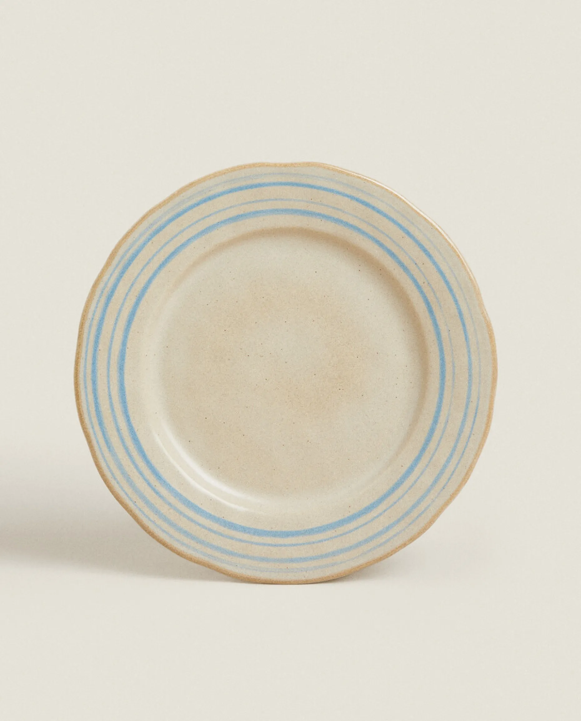 Stoneware Dinner Plate With Lines