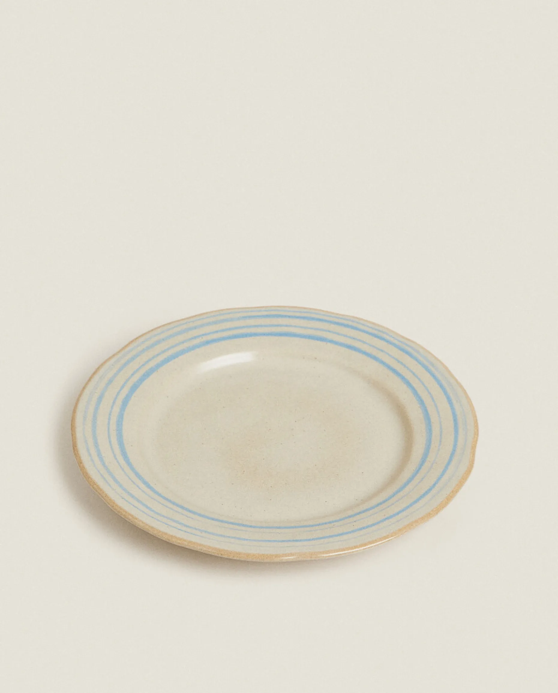 Stoneware Dinner Plate With Lines