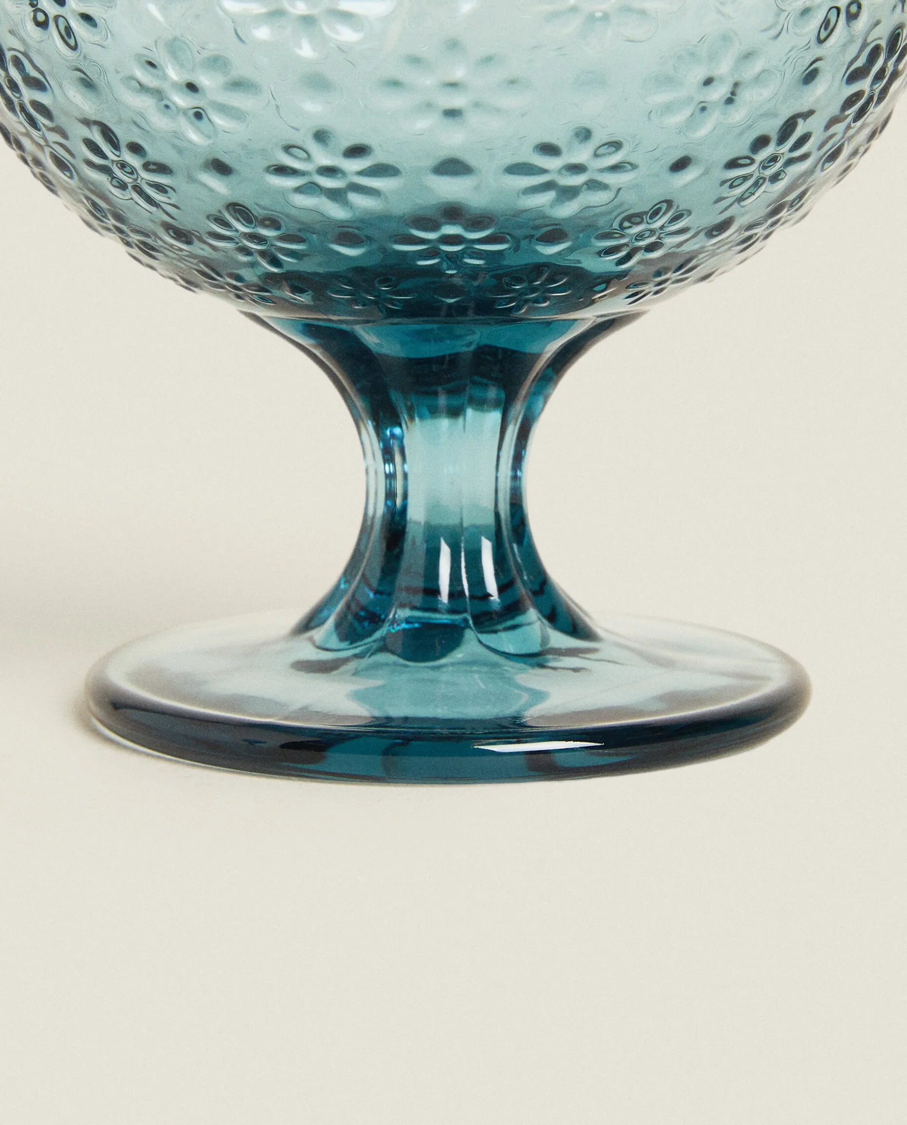 Textured Floral Design Ice-Cream Cup