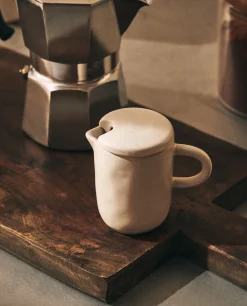 Textured Milk Pitcher With Lid