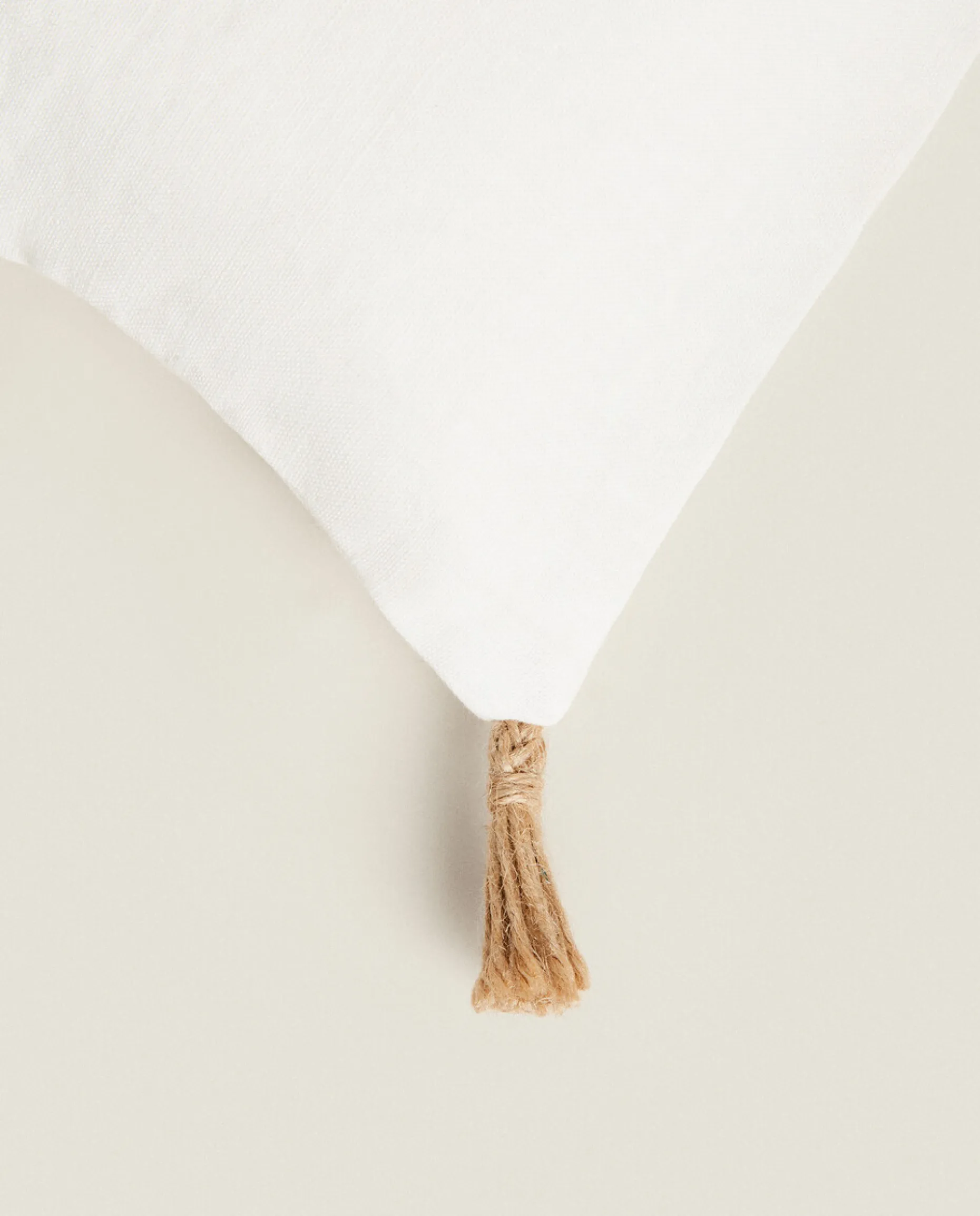 Throw Pillow Cover With Jute Tassels