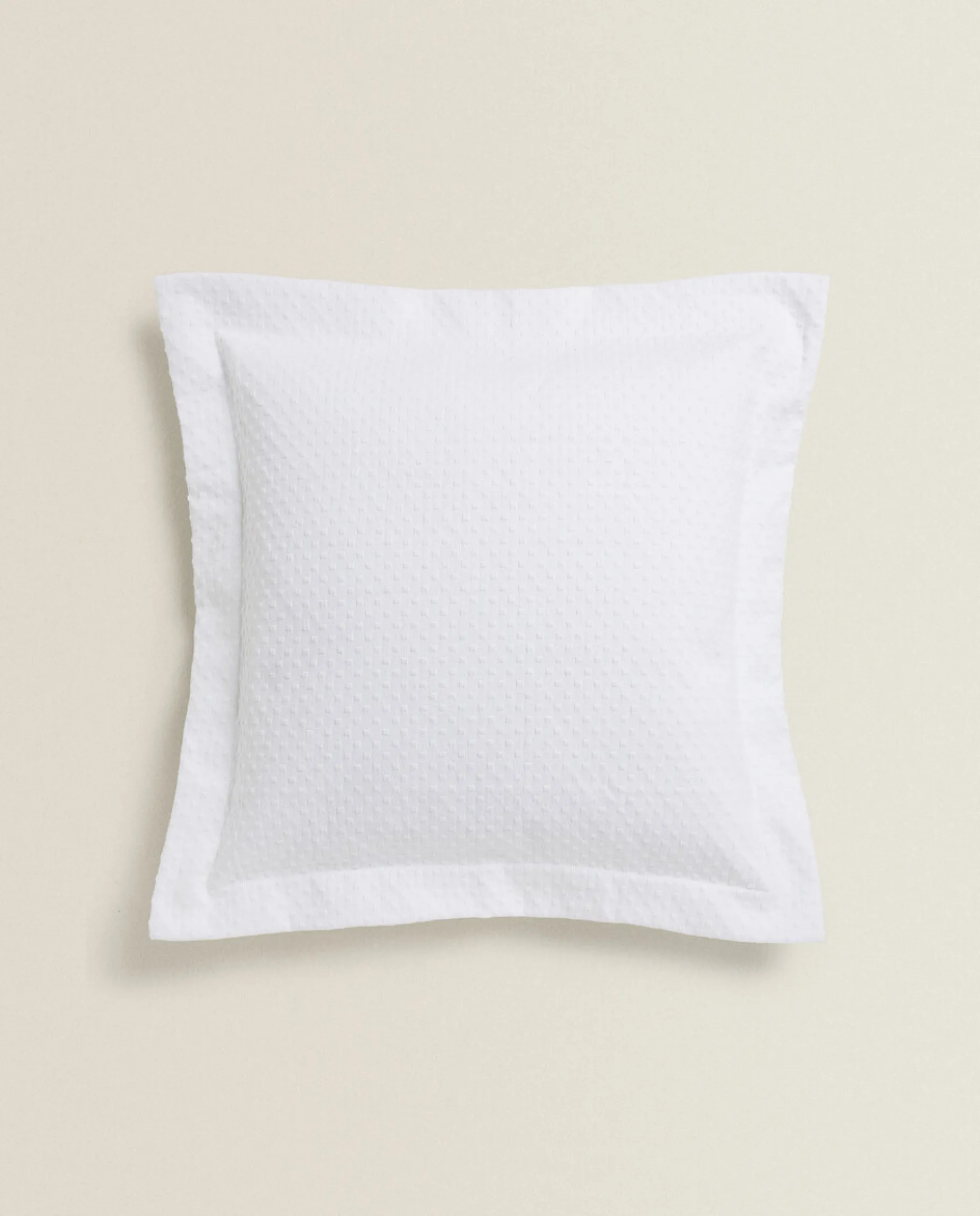 Throw Pillow Cover With Polka Dot Design