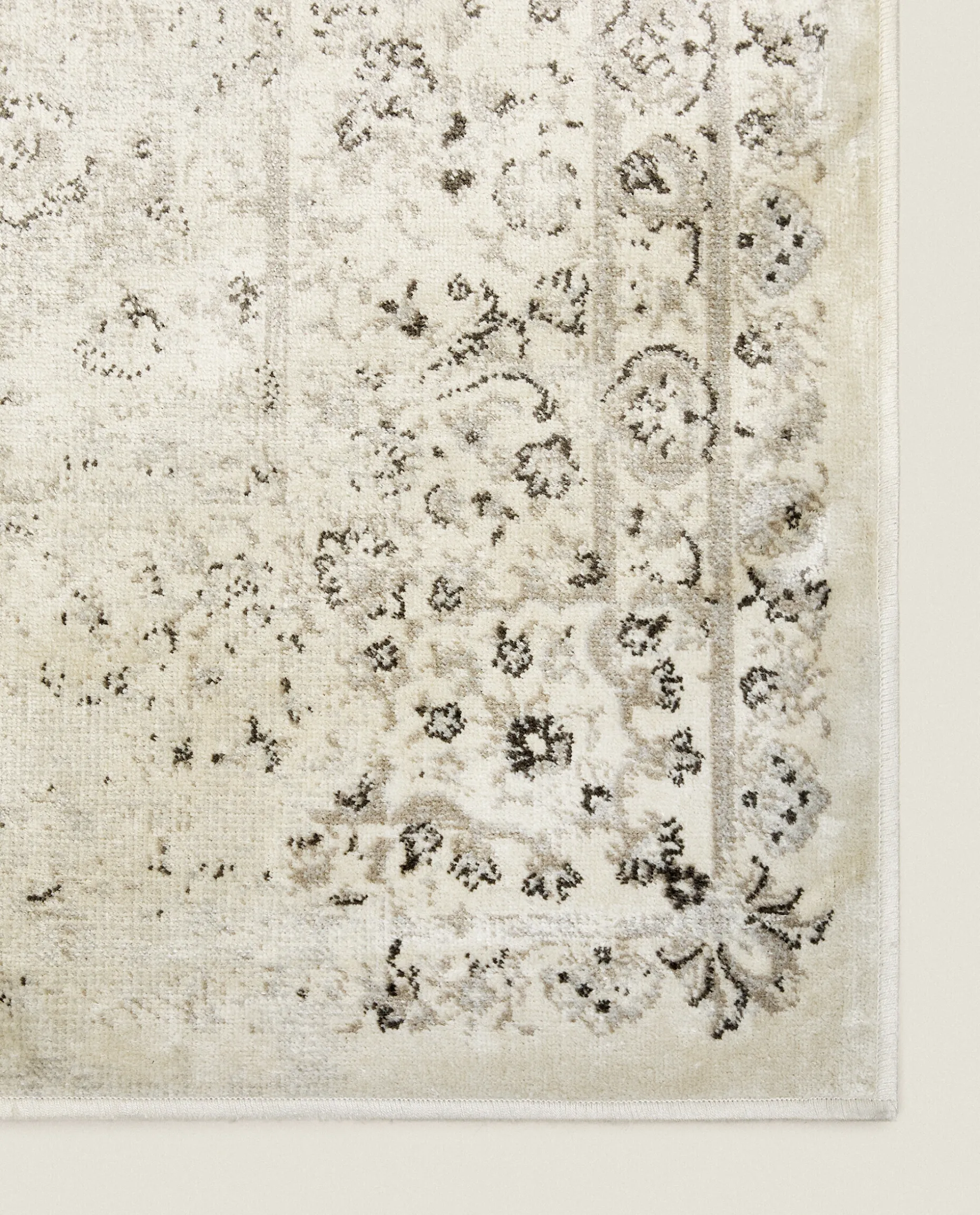 Vintage-Effect Rug