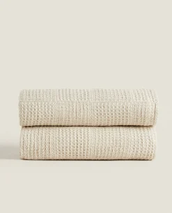 Waffle-Texture Blanket