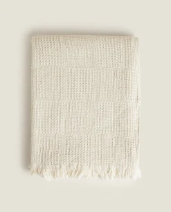 Waffle-Texture Blanket
