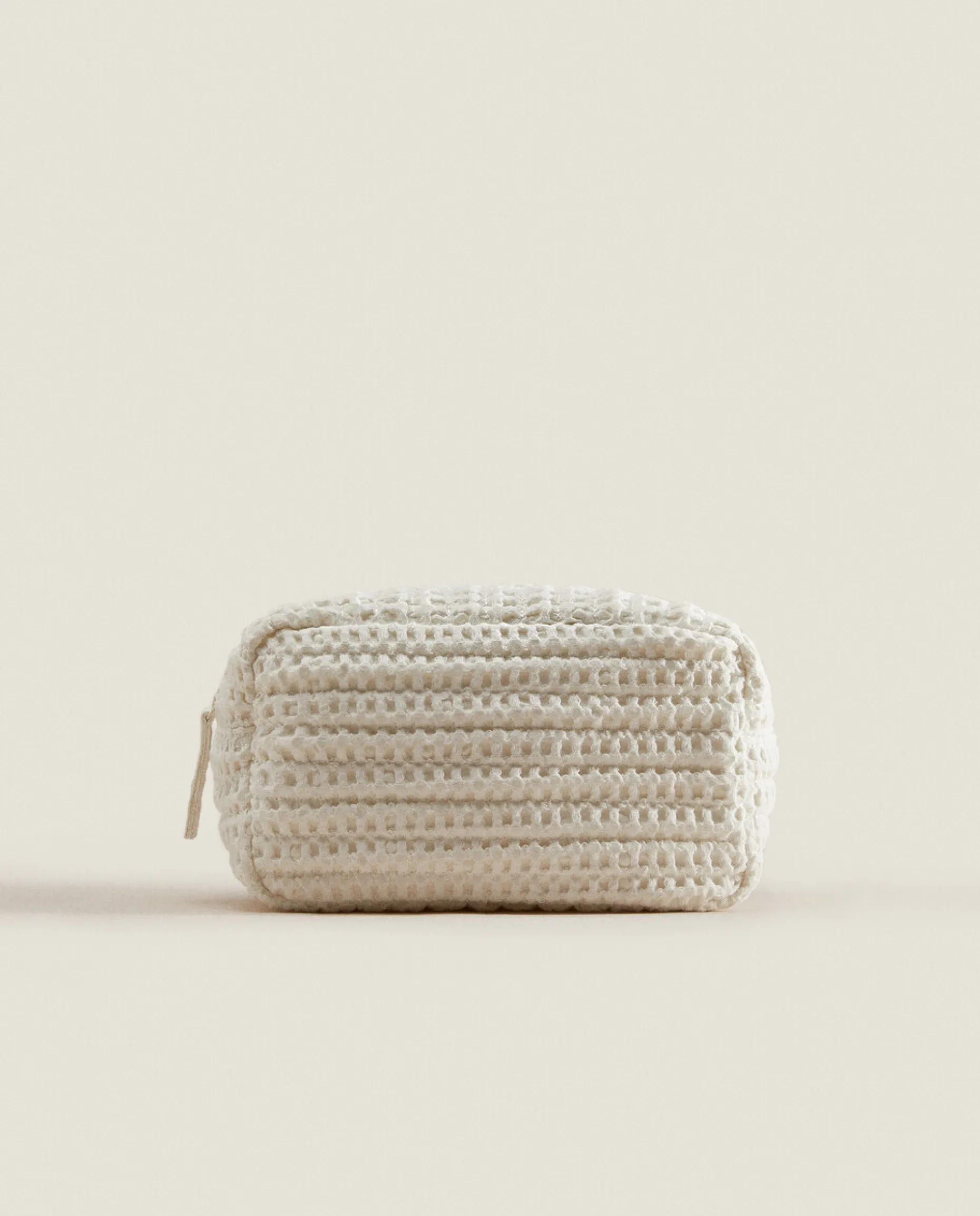 Waffle-Texture Fabric Toiletry Bag