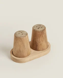 Wooden Salt And Pepper Shaker Set